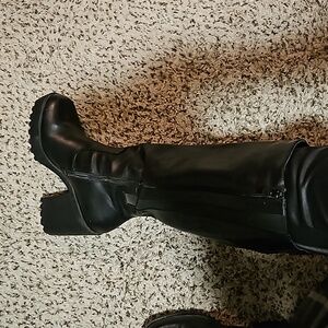 TORRID PLATFORM HEEL BOOTS SIZE 11W